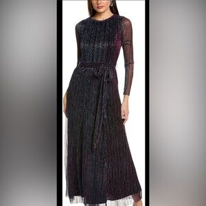 Only worn once!No tears,no stains! With matching string to tie around the waist.